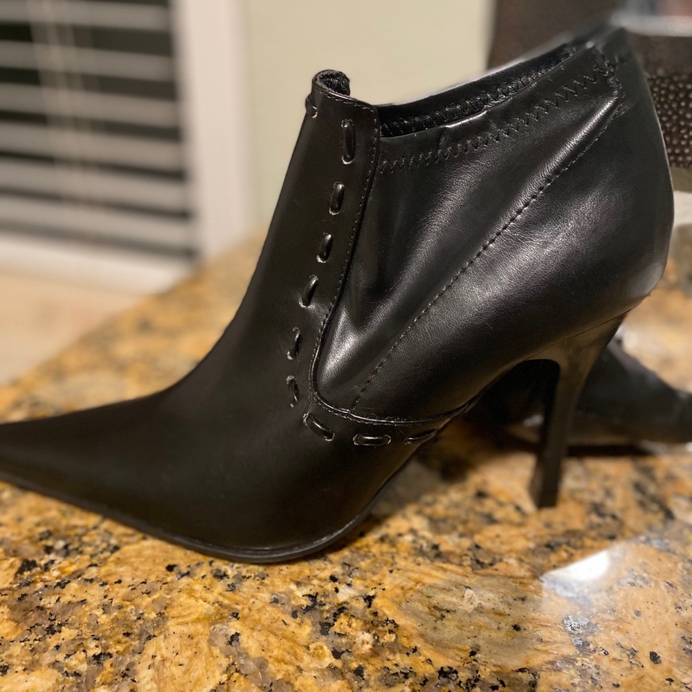 Ankle Booties. New with out tags